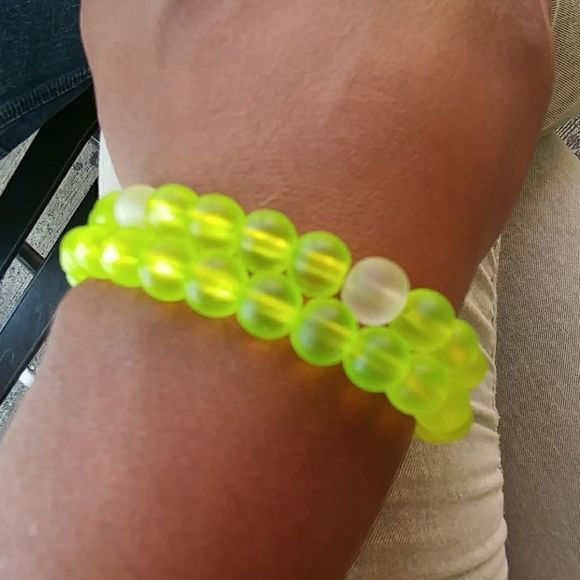 3 Neon bracelets bundles - Picture 2 of 2